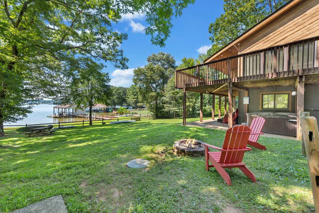 LAKEside Lodge