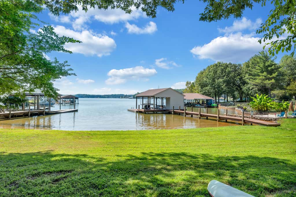 LAKEside Lodge