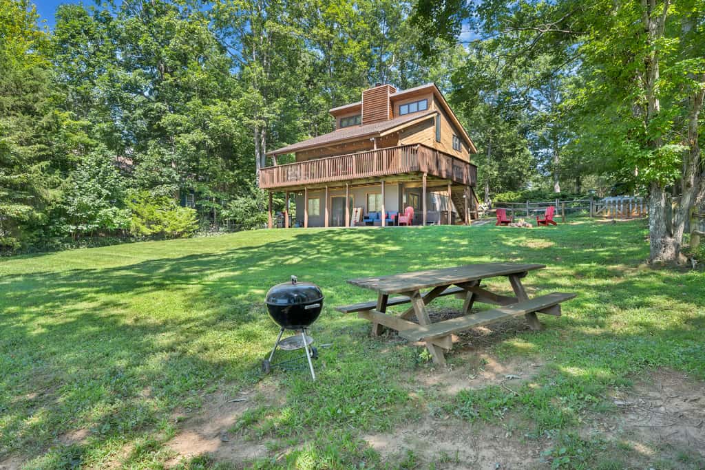 LAKEside Lodge