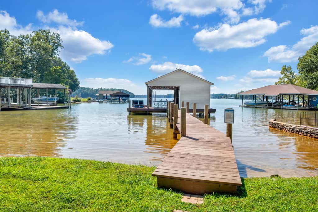 LAKEside Lodge