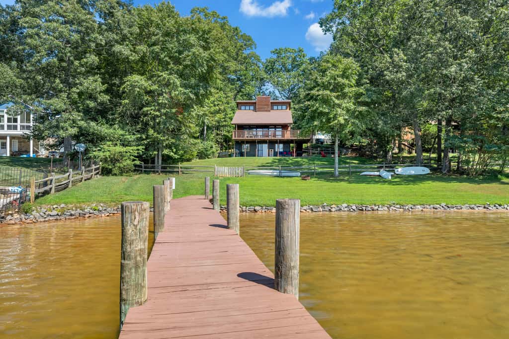 LAKEside Lodge