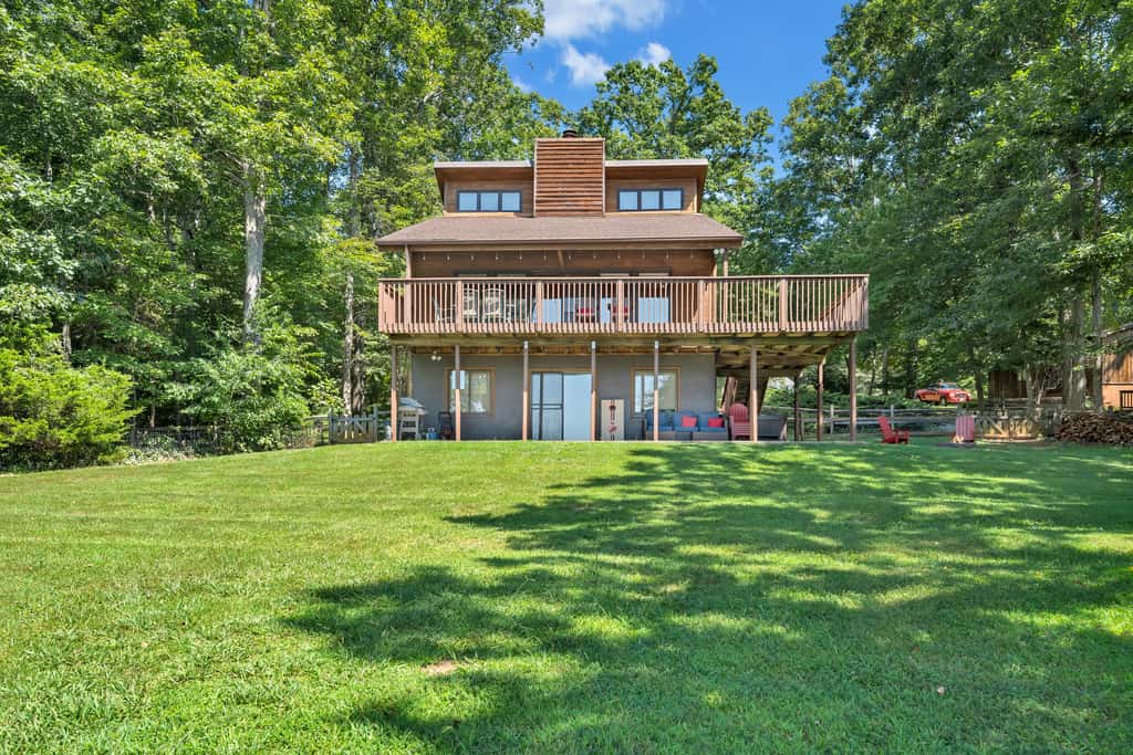 LAKEside Lodge