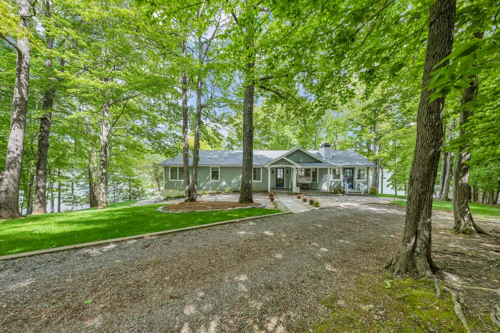 LAKE Point Retreat