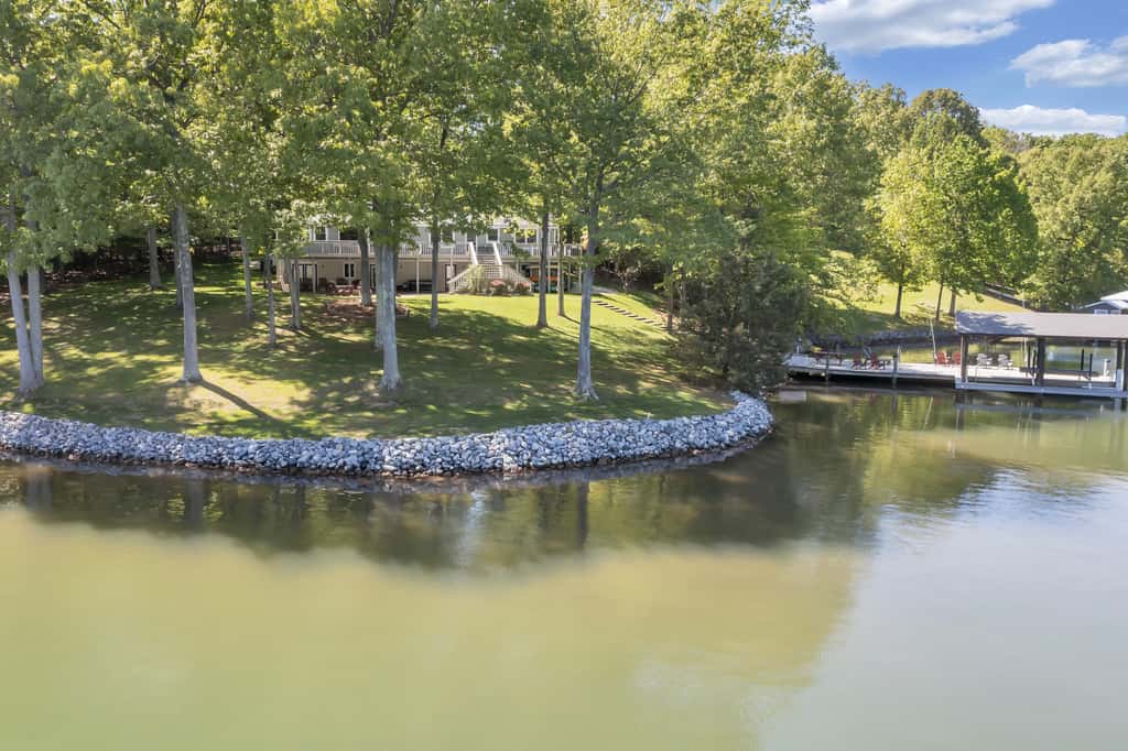 LAKE Point Retreat