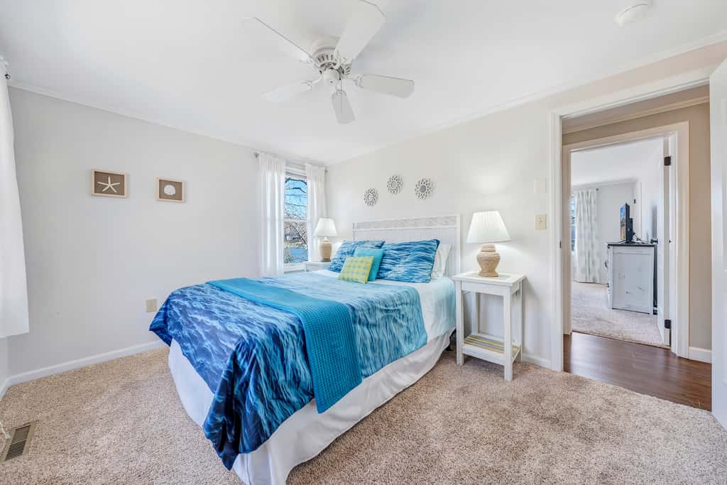 LAKE Point Retreat