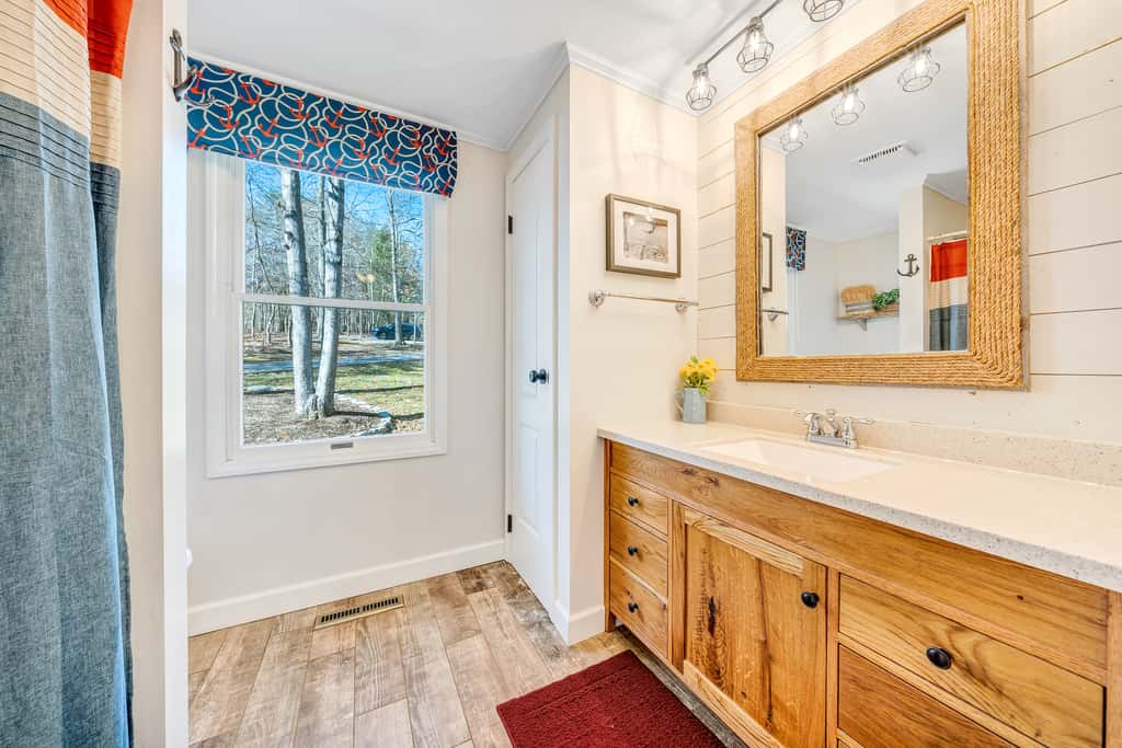 LAKE Point Retreat