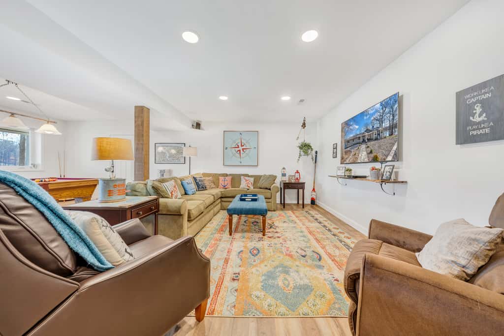 LAKE Point Retreat