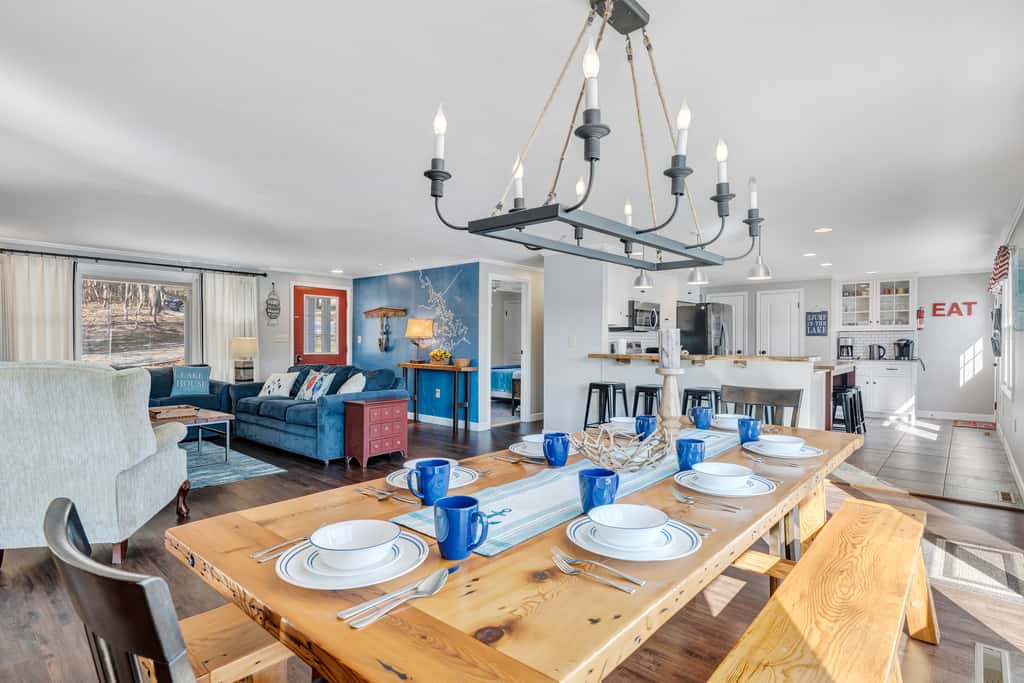 LAKE Point Retreat