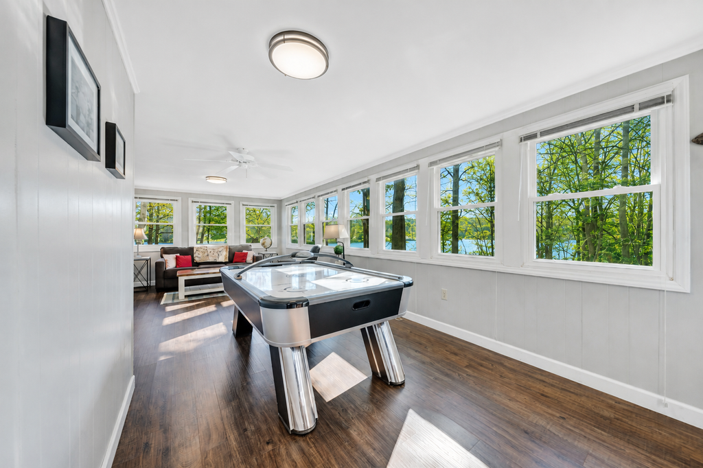 LAKE Point Retreat