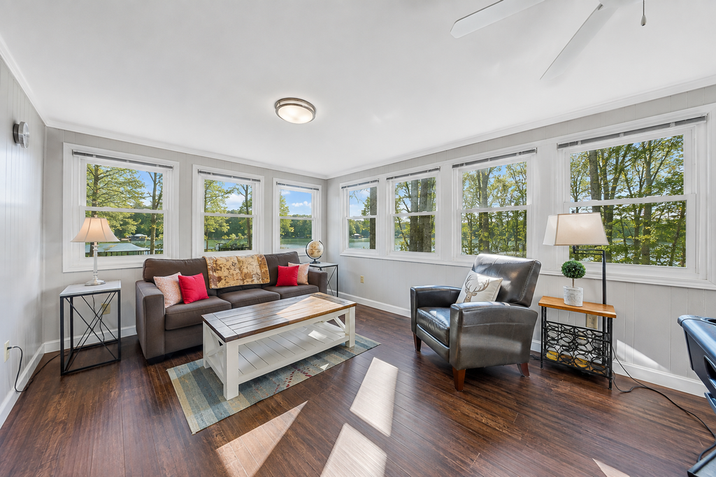 LAKE Point Retreat