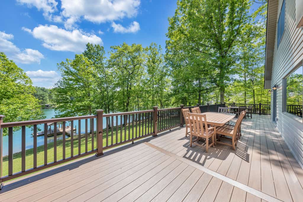 Sunrise Retreat - Sleeps 12, Lakefront Home with Hot Tub and Pool Table