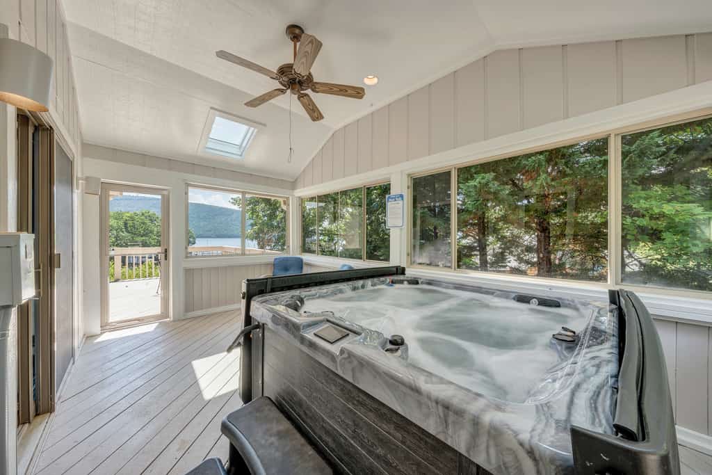 Lake Allure - Lakefront, Private Dock, Indoor Pool, and Hot Tub