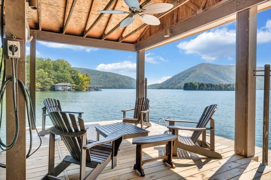 LAKE Allure