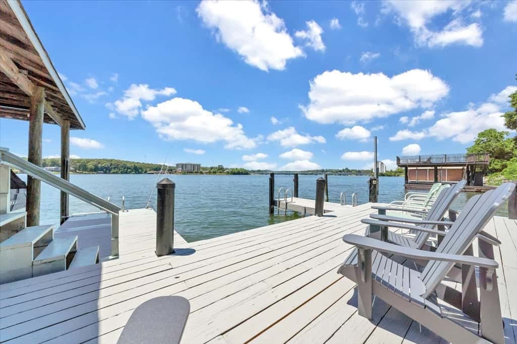 LAKE Breeze