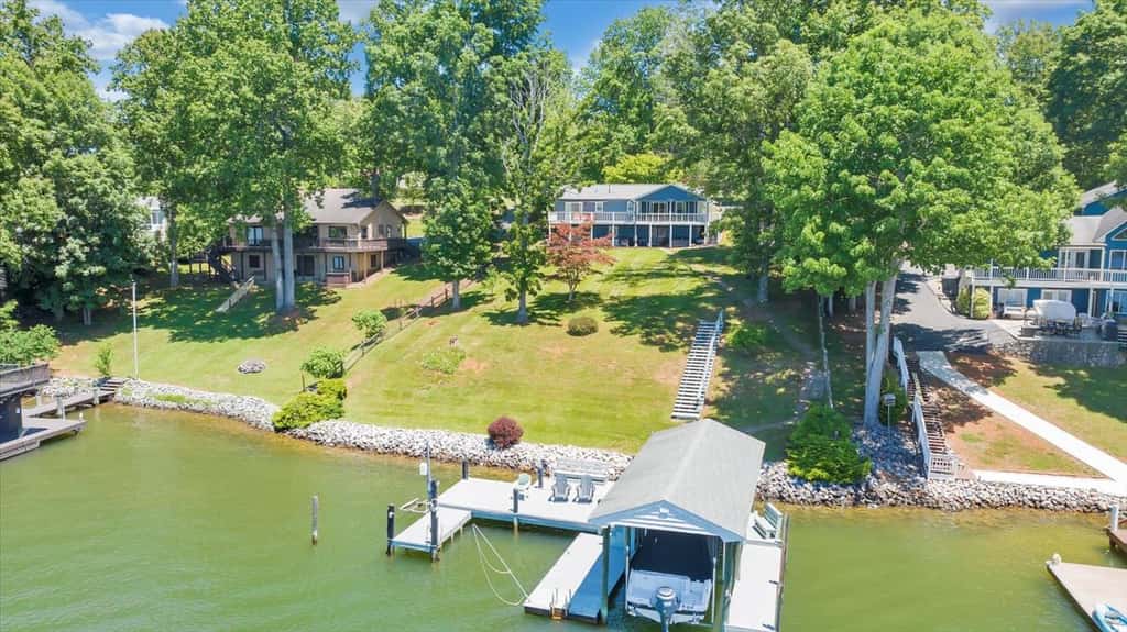 LAKE Breeze