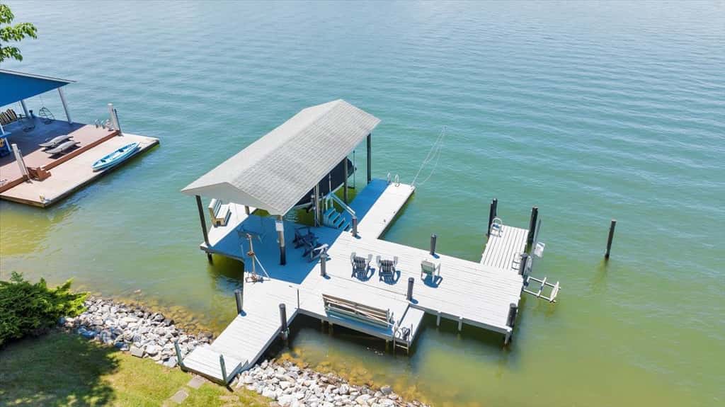 LAKE Breeze
