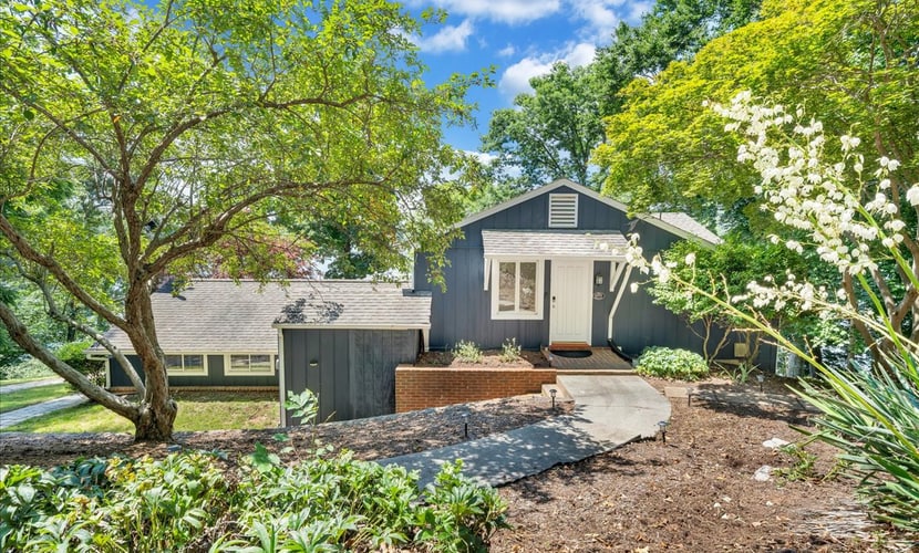 Scenic Point - Private Lakefront Home w/ Dock, Fire pit, outside shower & Hot tub