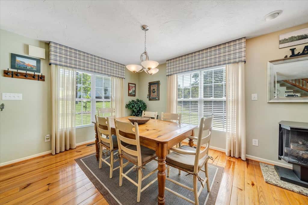 LAKE Cape Cottage