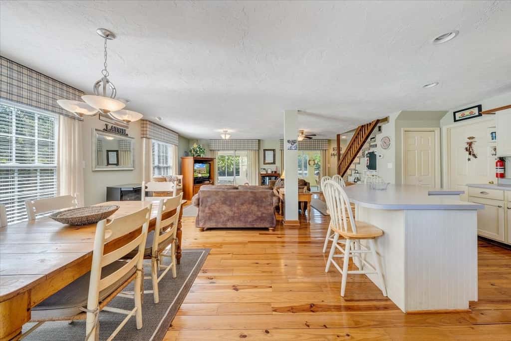 LAKE Cape Cottage