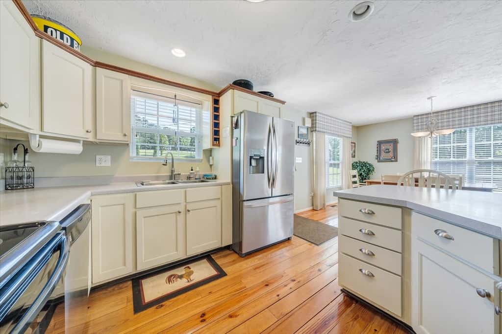 LAKE Cape Cottage