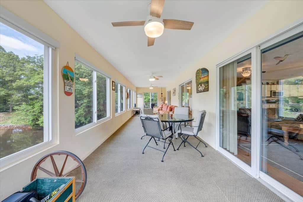 LAKE Cape Cottage