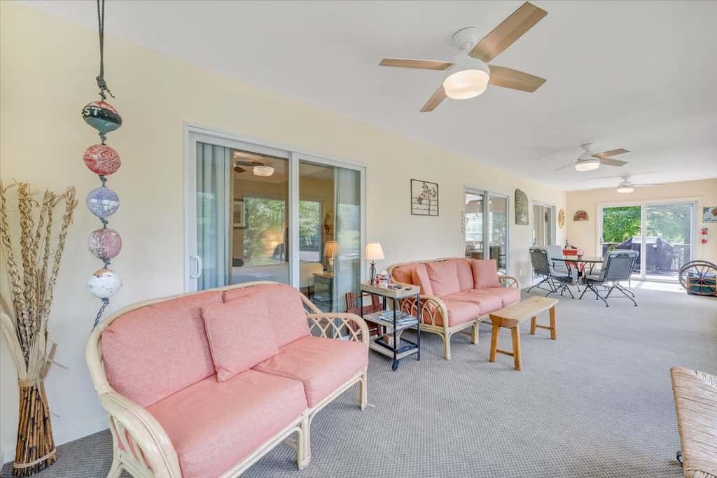 LAKE Cape Cottage