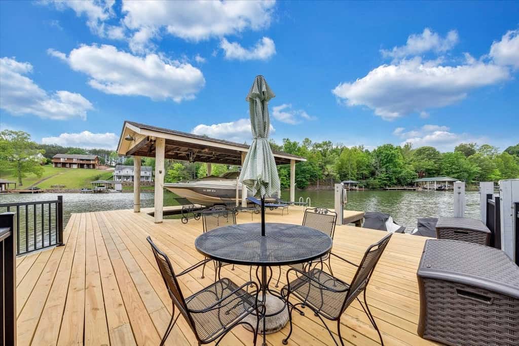 LAKE Cape Cottage