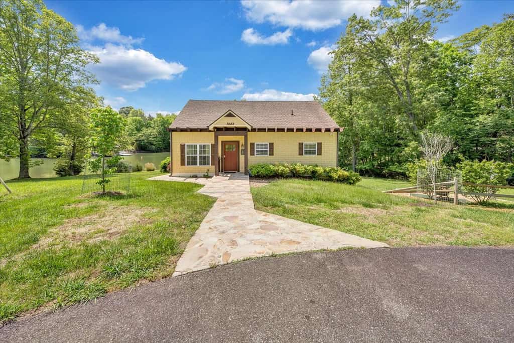 Cape Cottage - Private dock & Fire Pit,