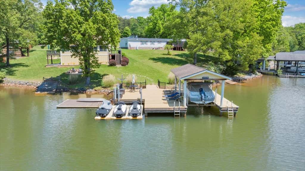 LAKE Cape Cottage