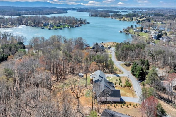 Lake Twin Cove - New!