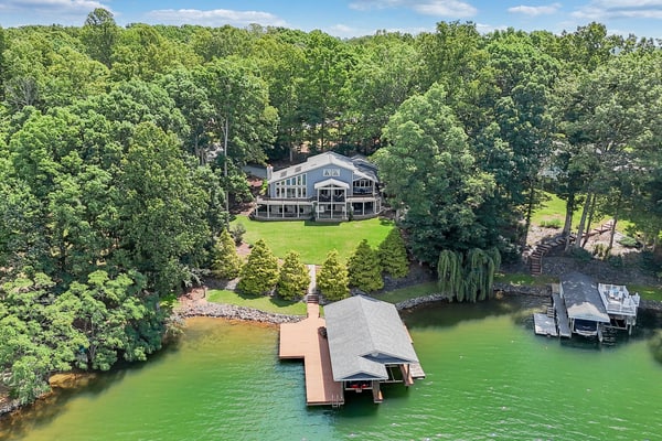Private Lakefront Oasis - 5 Bedroom, Private Dock, & Firepit