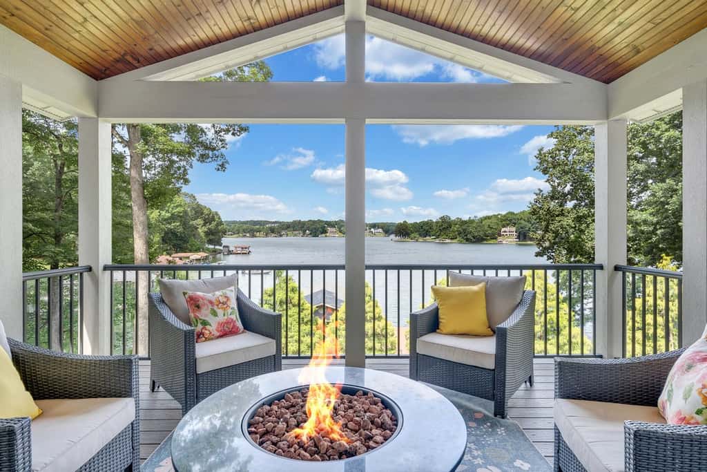 Private Lakefront Oasis - 5 Bedroom