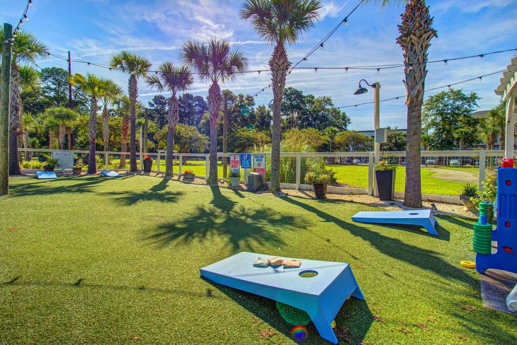 1BR Cottage Home in Pet Friendly Resort w/ Pool, hot tub & parks