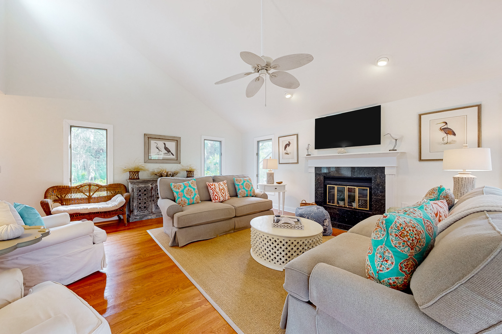 Peaceful Island Escape by Osprey Point | Close to Golf, Bikes & Beach