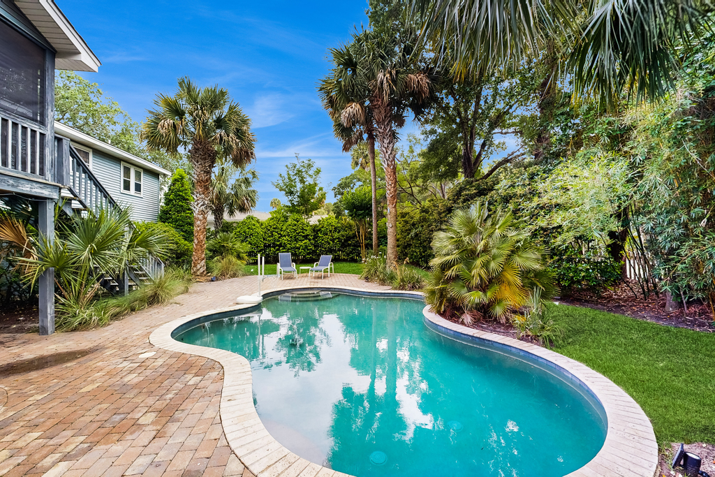 Peaceful Isle of Palms escape with grill and patio