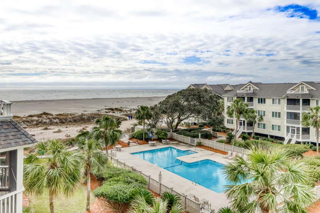 Top-floor Oceanfront Villa with spectacular ocean views - prime location