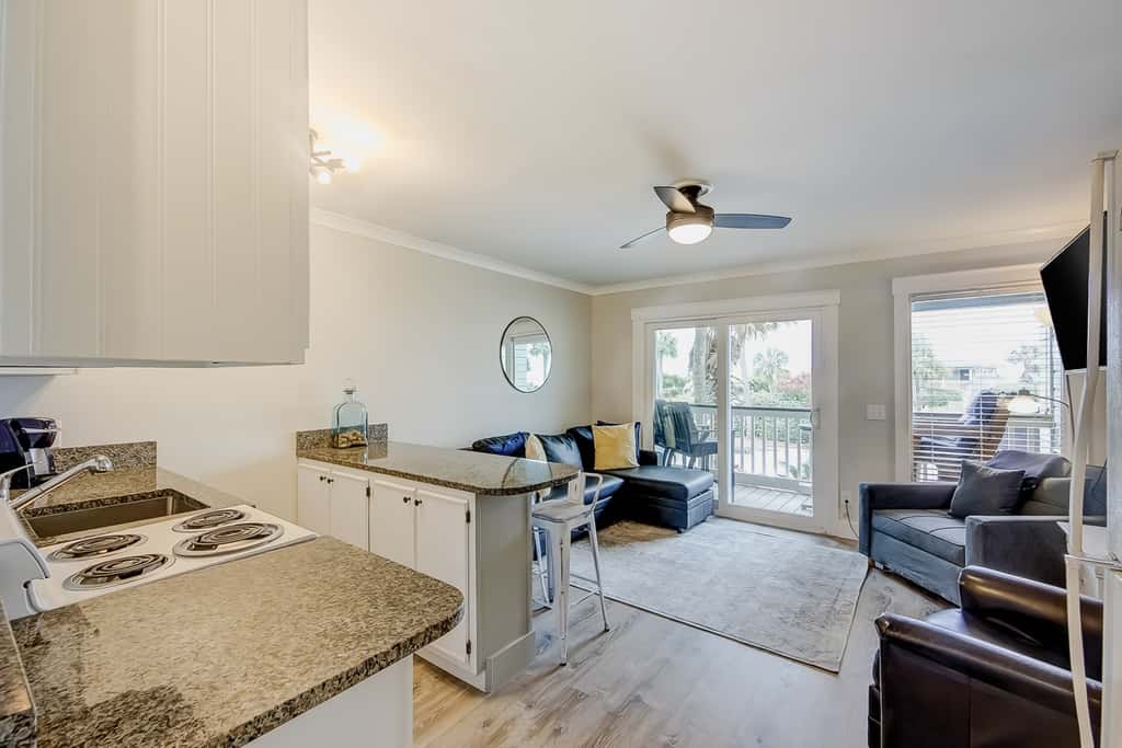 Updated Oceanfront Condo w/ Balcony, Pool & Beach Access