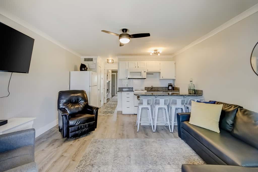 Updated Oceanfront Condo w/ Balcony, Pool & Beach Access
