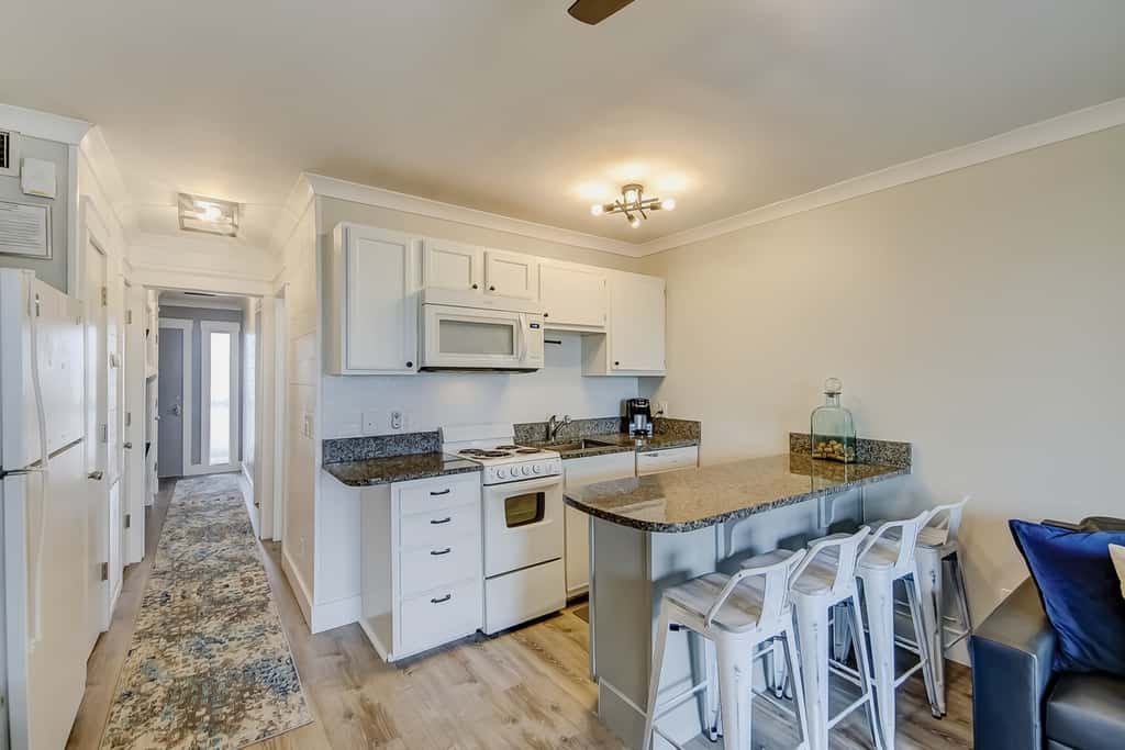 Updated Oceanfront Condo w/ Balcony, Pool & Beach Access