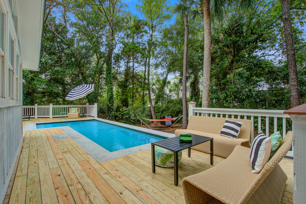 Stunning home, close to beach with large deck, pool & outdoor shower