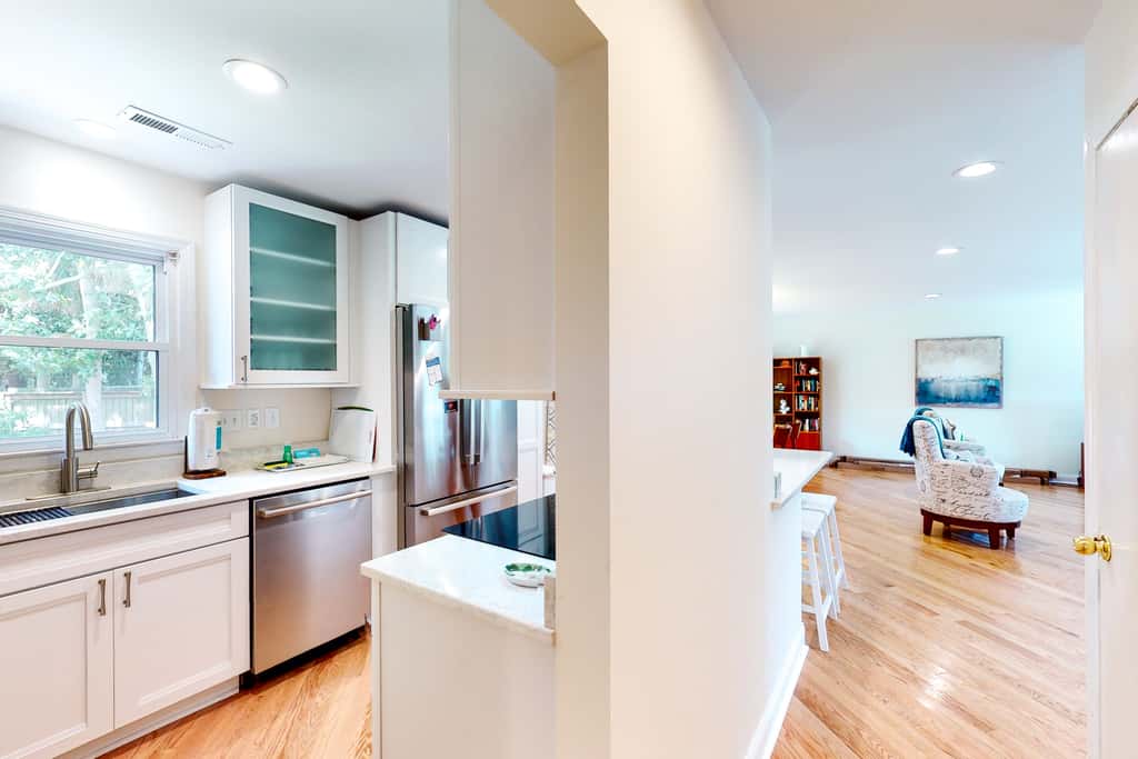 Comfortable dog-friendly home next door to rec center - blocks from beach access