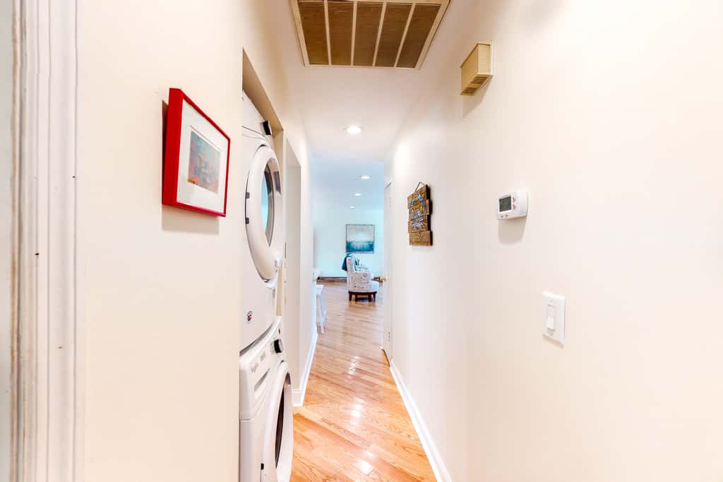 Comfortable dog-friendly home next door to rec center - blocks from beach access