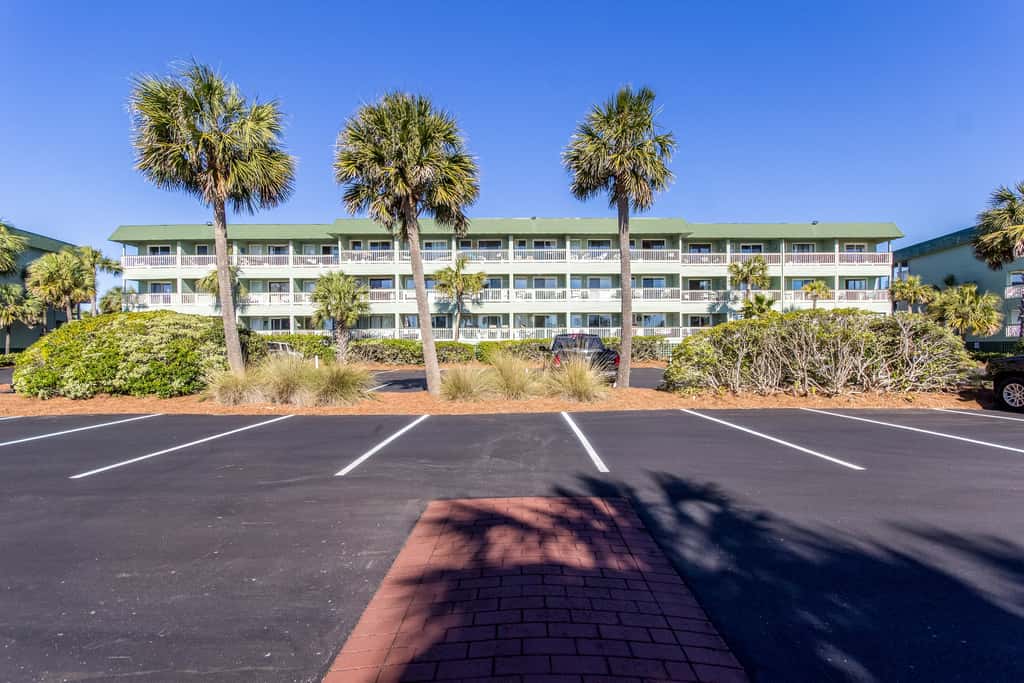 Renovated villa with gorgeous ocean views, pool, grills, & great location