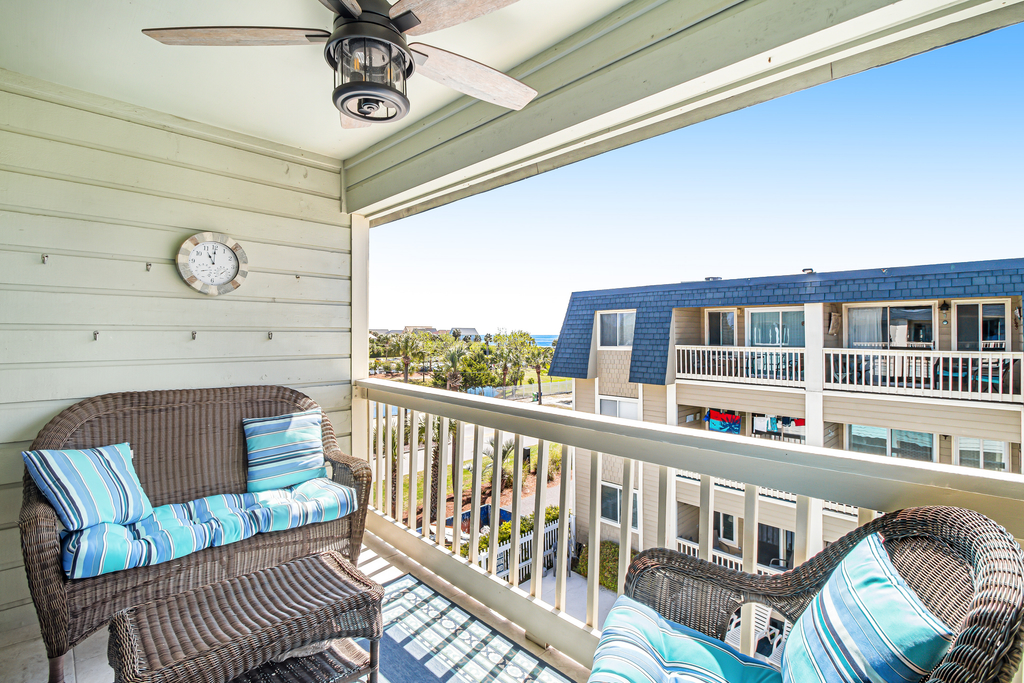 Well-appointed villa w/ community pool, ocean view, free WiFi