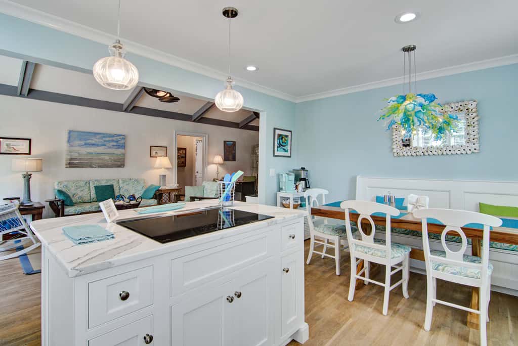 Dog-friendly coastal cottage w/deck & private gas grill - short walk to beach