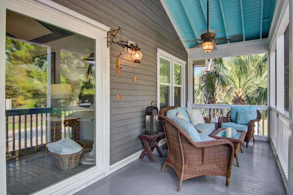 Dog-friendly coastal cottage w/deck & private gas grill - short walk to beach