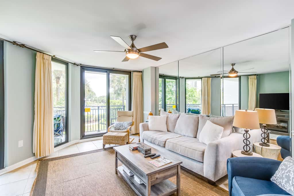 Beachfront villa w/ access to shared pool, beach, or golf, & w/shared gas grill