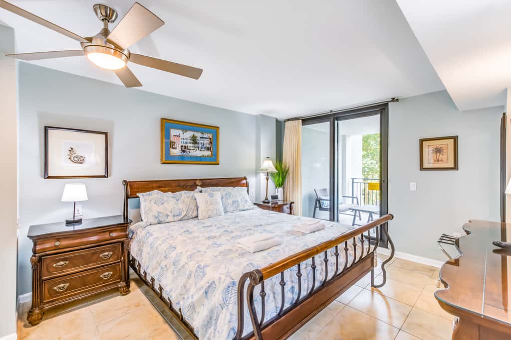 Beachfront villa w/ access to shared pool, beach, or golf, & w/shared gas grill