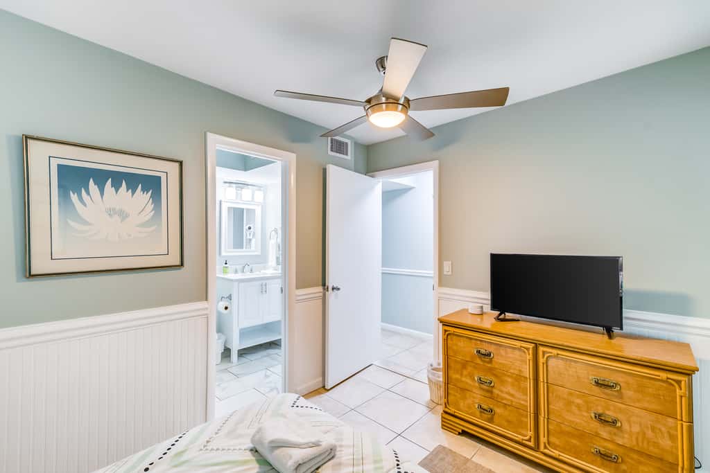 Beachfront villa w/ access to shared pool, beach, or golf, & w/shared gas grill