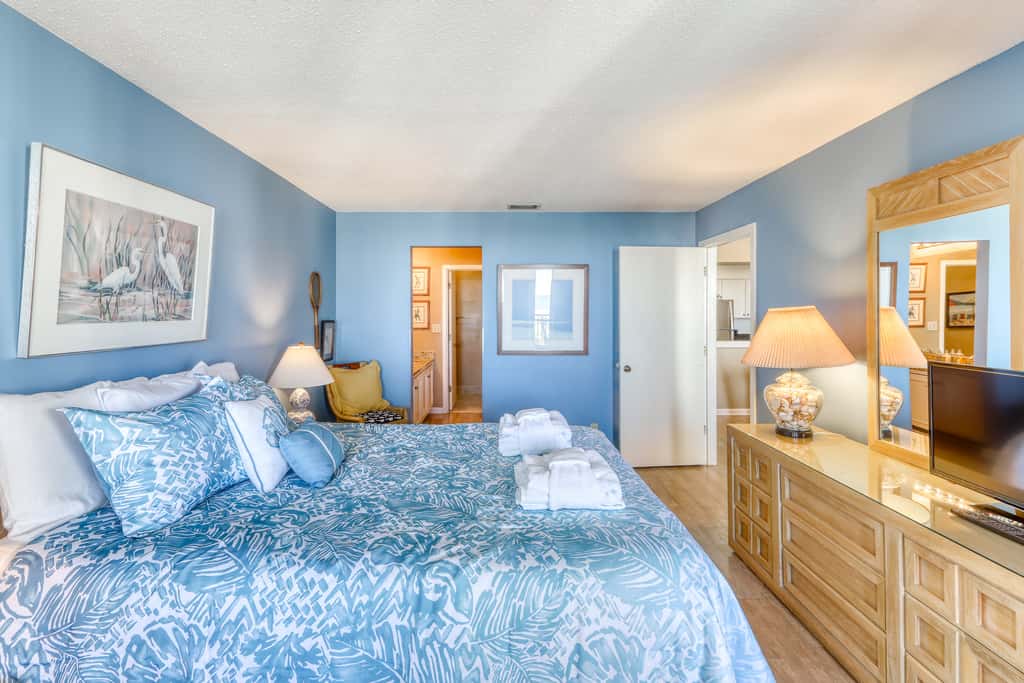 Ocean-view villa at beachfront complex with pool - walk to golf, dining, & more
